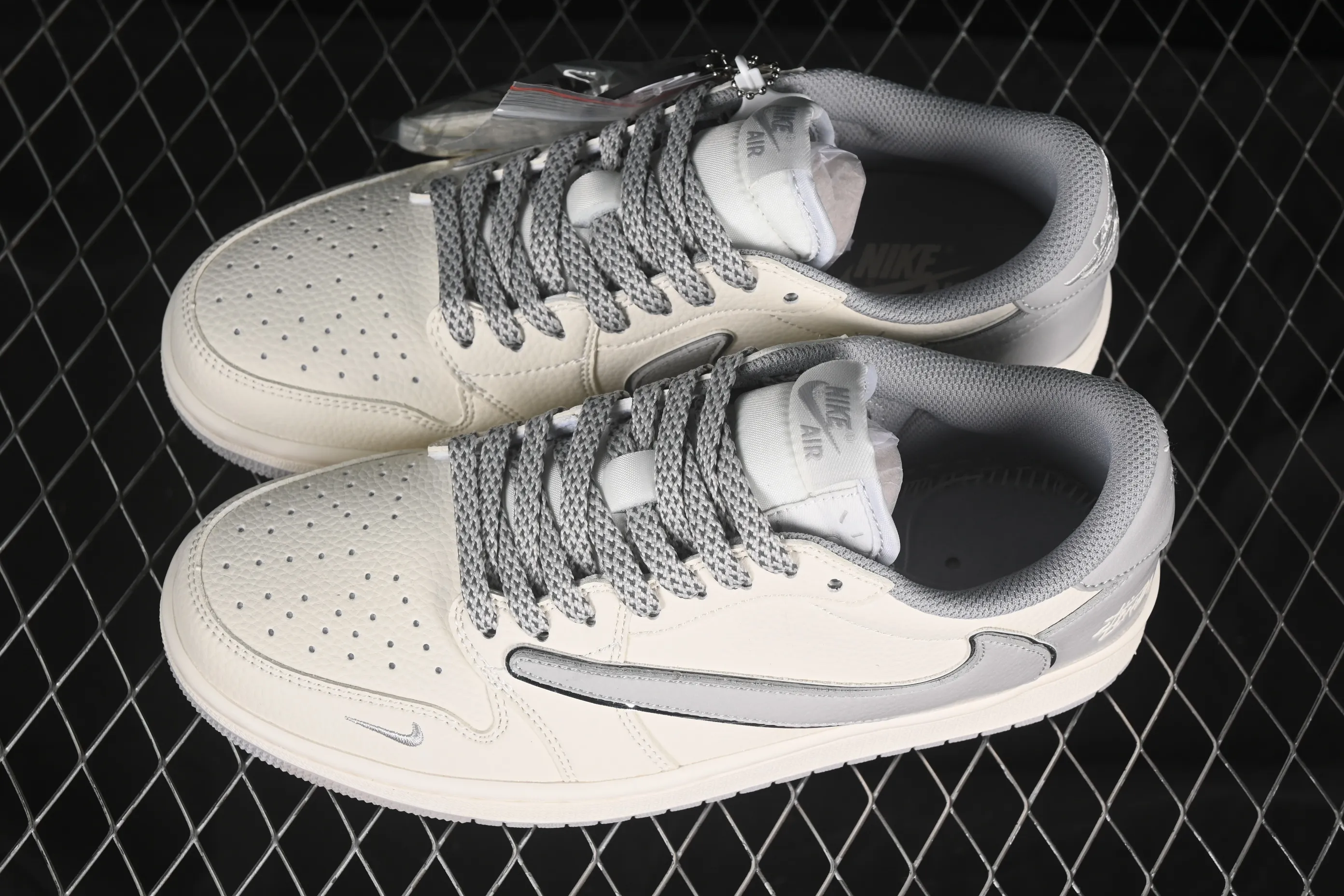 All categories Air Jordan Jordan series basketball shoes Air Jordan 1 Low high-end customized low-top sneakers Travis Scott x Fragment Design x Air Jordan 1 Low OG SP AJ1 Joe 1 Stussy joint low-top cultural casual sneakers ST5696-262
